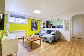 Colourful 2-bedroom Apartment