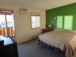 The Hitching Post Hotel and Farm Store