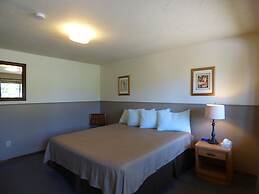 The Hitching Post Hotel and Farm Store