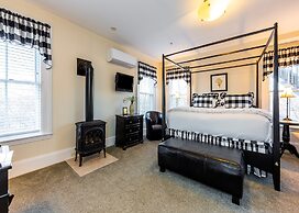 Bass Cottage & Ullikana