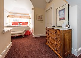 Bass Cottage & Ullikana