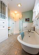 Bass Cottage & Ullikana