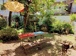 Happy Closet & Wasamon Hostel