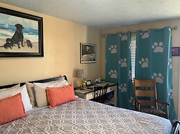 South Jetty Inn