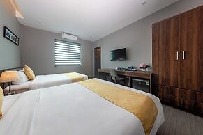 Golden Season Hotel