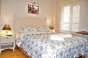 Emil House Apart Hotel