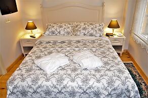 Emil House Apart Hotel