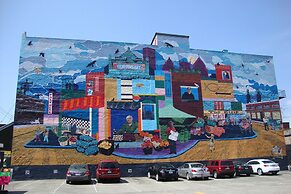 Stay Alfred on Penn Avenue