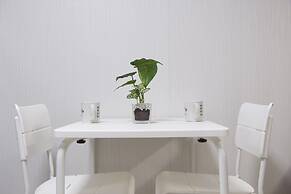 Ko's Apartment, Tatsumi West Station