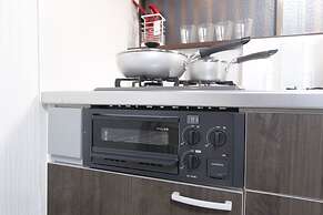 Ko's Apartment, Tatsumi West Station