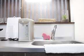 Ko's Apartment, Tatsumi West Station