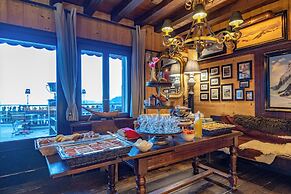 Le Coucou Hotel & Restaurant