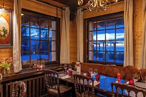 Le Coucou Hotel & Restaurant