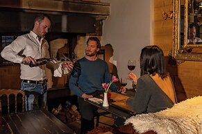 Le Coucou Hotel & Restaurant