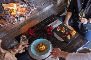 Le Coucou Hotel & Restaurant