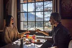 Le Coucou Hotel & Restaurant