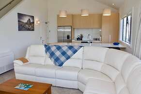 52a Preston Heights Apartment