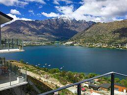 Lake View Townhouse Queenstown Hill