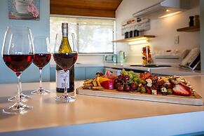 Beautiful Spacious Lake View City Townhouse