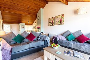 Beautiful Spacious Lake View City Townhouse