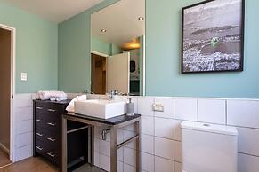 Spacious Central City Apartment with Parking