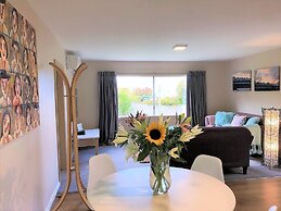 Private & Charming Panorama Retreat