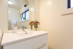 Private & Charming Panorama Retreat