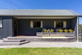 Distinctive Mountain View Spacious Home