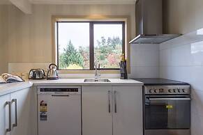 Distinctive Mountain View Spacious Home