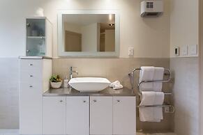 Distinctive Mountain View Spacious Home