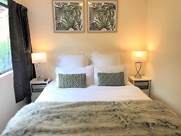 Spacious Townhouse Incredible Alpine Lake Views