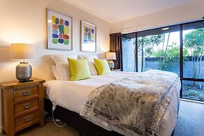 Spacious Townhouse Incredible Alpine Lake Views