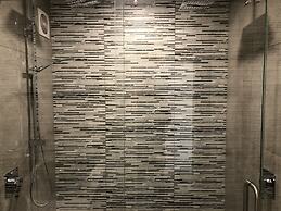 Spacious Townhouse Incredible Alpine Lake Views