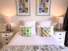 Spacious Townhouse Incredible Alpine Lake Views