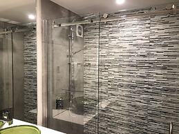 Spacious Townhouse Incredible Alpine Lake Views