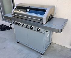 52b Preston Heights Apartment