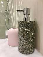 52b Preston Heights Apartment