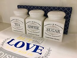 52b Preston Heights Apartment