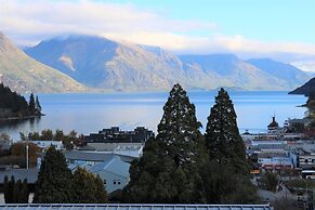 Central City Apartment, Parking, Bay Views