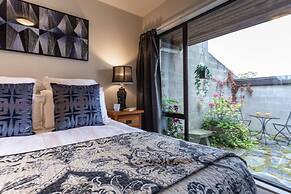 Spacious Alpine Lake View Townhouse Walk TO Town