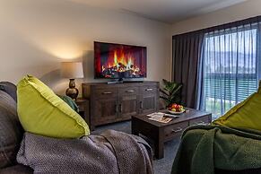 Central City Apartment with Parking & Great Views