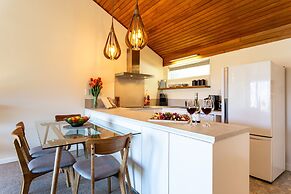 Alpine Gold With Incredible Lake Views SPA