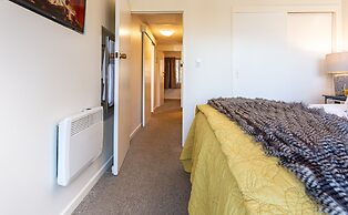 Alpine Gold With Incredible Lake Views SPA