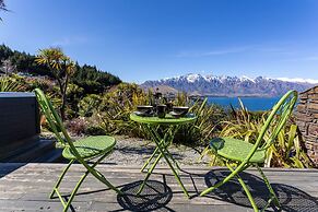 Alpine Gold With Incredible Lake Views SPA