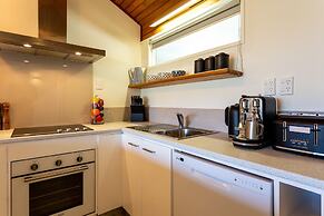 Alpine Gold With Incredible Lake Views SPA