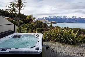 Alpine Gold With Incredible Lake Views SPA