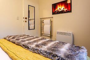 Alpine Gold With Incredible Lake Views SPA