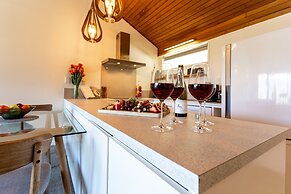 Alpine Gold With Incredible Lake Views SPA