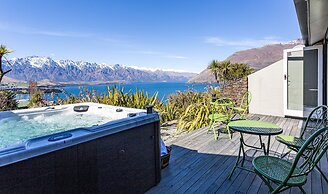 Alpine Gold With Incredible Lake Views SPA