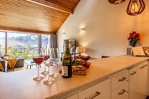 Alpine Gold With Incredible Lake Views SPA